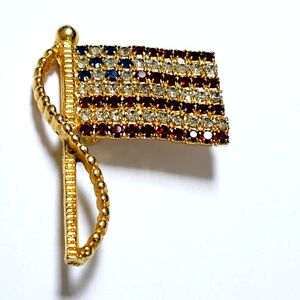 RAFAELIAN Rhinestone USA American Flag Gold Tone Brooch Pin